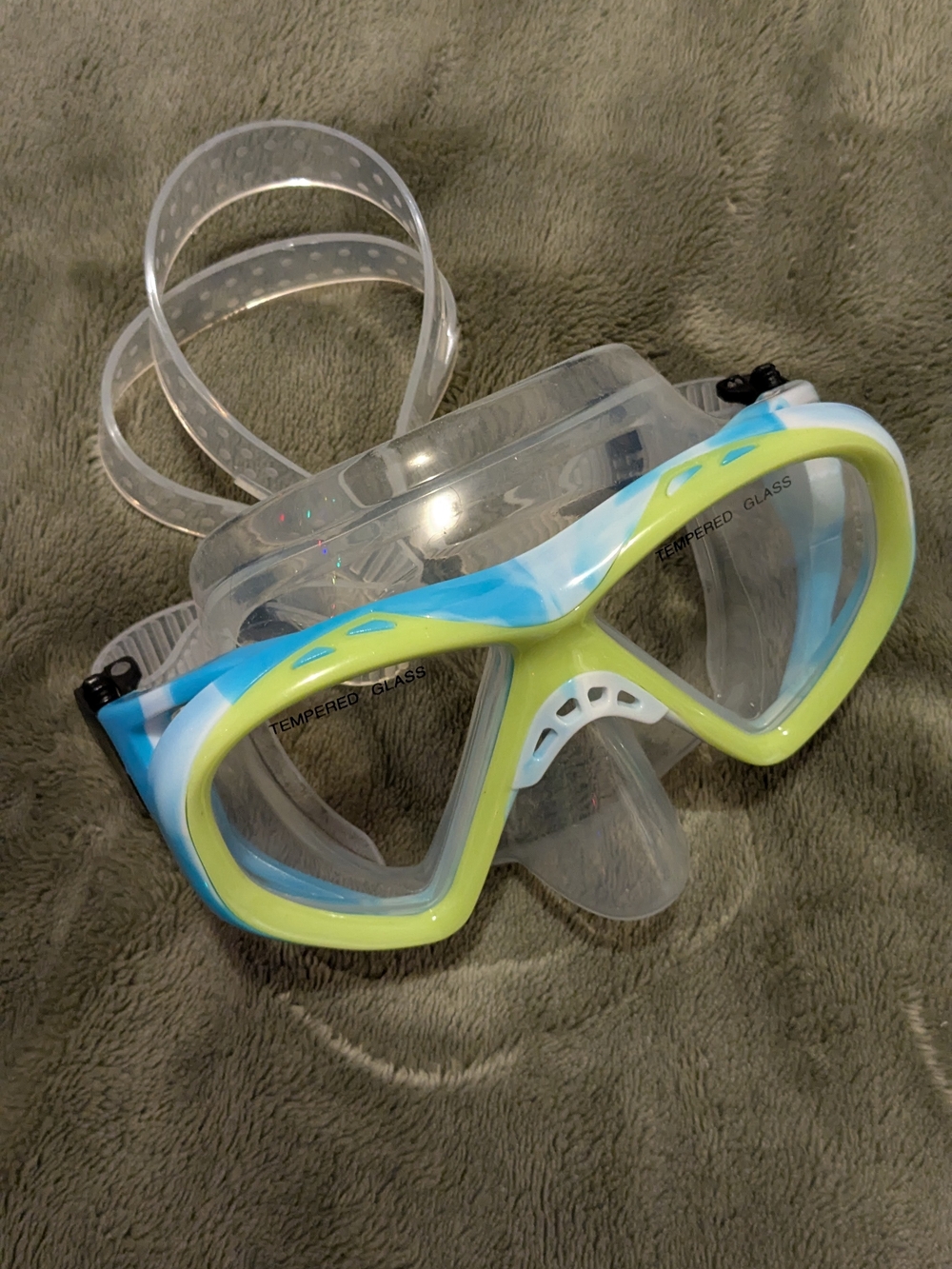 Kids Tempered Glass Swim Mask in Blue & Lime - Youth Dive Goggles